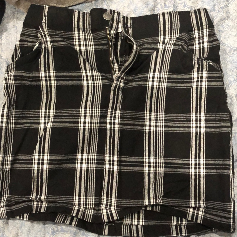 black skirt